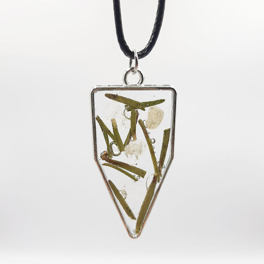 Rosemary and Clear Quartz Clarity Necklace – Focus, Mental Sharpness, and Insight | Handcrafted Spiritual Jewelry